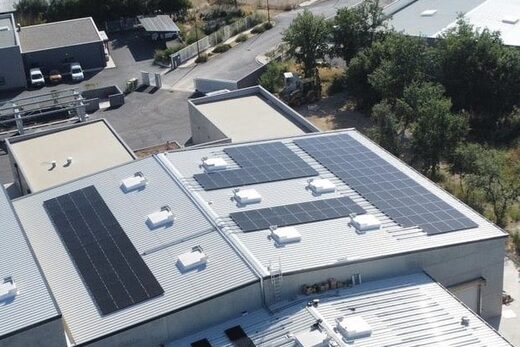Installation Photovoltaïque Hybride Réussie pour la SARL PHYTOTAGANTE !