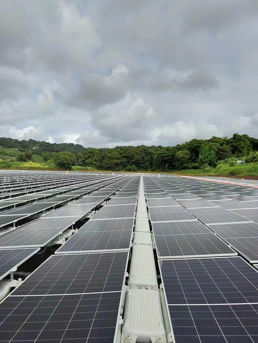 &#x1F30A;&#x2600;&#xFE0F;&#x20;Premi&#x00E8;re&#x20;centrale&#x20;solaire&#x20;flottante&#x20;hybride&#x20;aux&#x20;Cara&#x00EF;bes&#x20;&#x3A;&#x20;un&#x20;jalon&#x20;&#x00E9;nerg&#x00E9;tique&#x20;en&#x20;Martinique